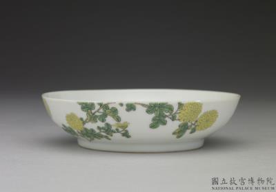 图片[2]-Dish with chrysanthemum in falangcai painted enamels, Qing dynasty, Yongzheng reign 1723-1735-China Archive